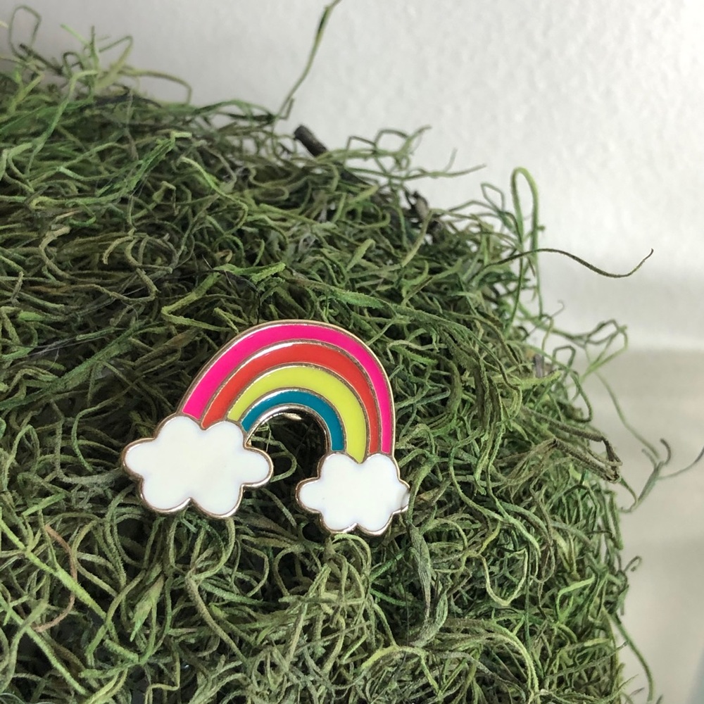 Somewhere Over the Rainbow Pin - Picture 1 of 4